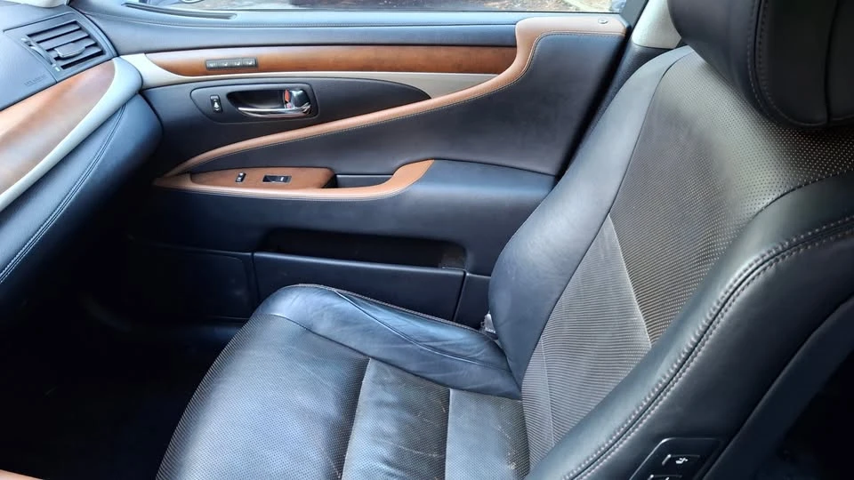 2013 Lexus LS 4th Gen - Image 9 of 20
