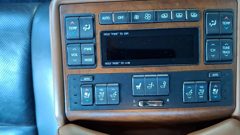 2013 Lexus LS 4th Gen - Image 14 of 20