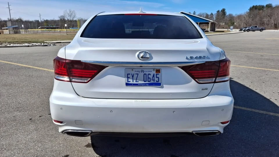 2013 Lexus LS 4th Gen - Image 3 of 20