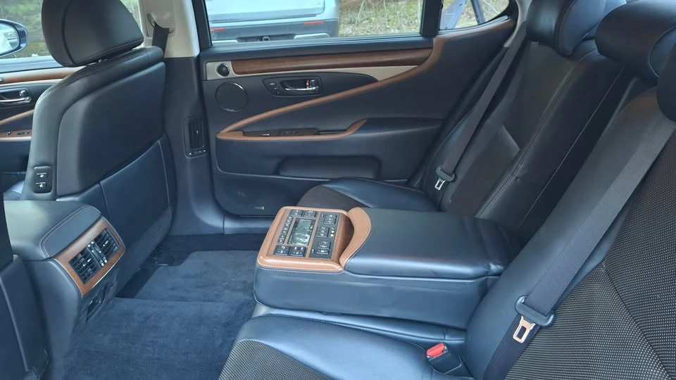 2013 Lexus LS 4th Gen - Image 13 of 20