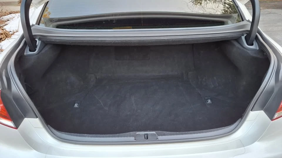 2013 Lexus LS 4th Gen - Image 8 of 20