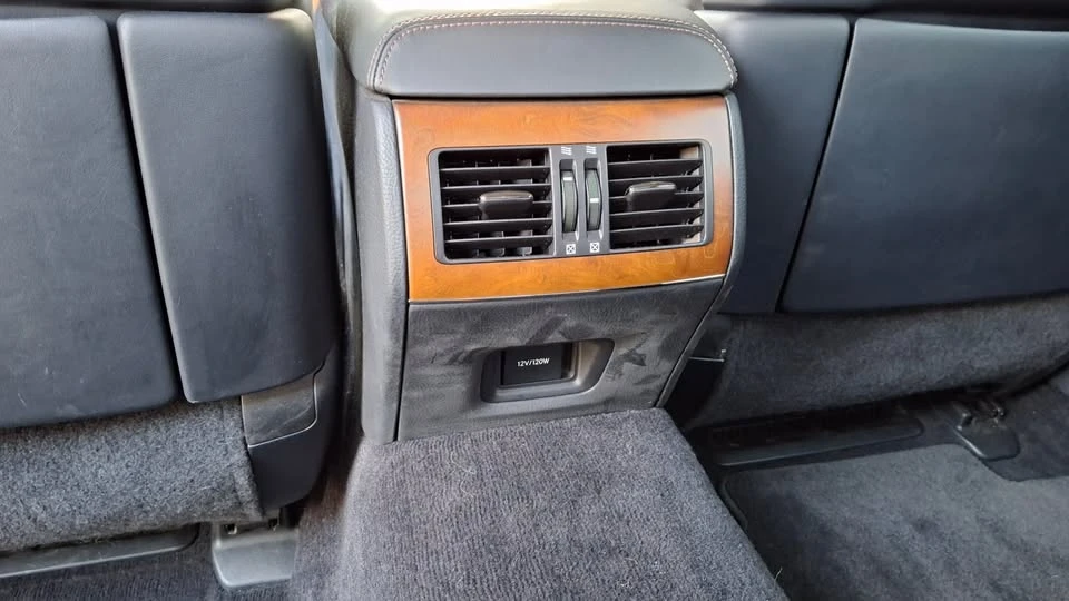 2013 Lexus LS 4th Gen - Image 17 of 20