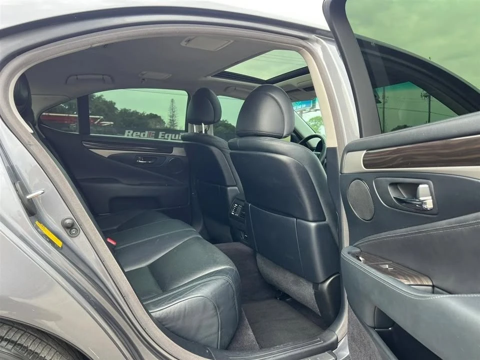 2013 Lexus LS 4th Gen - Image 13 of 20