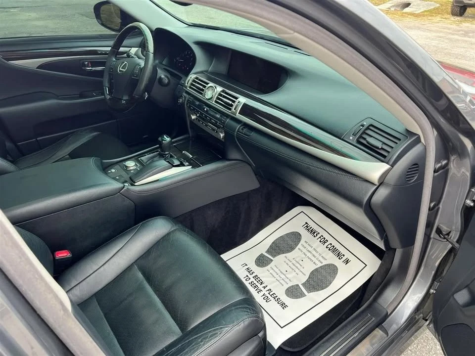 2013 Lexus LS 4th Gen - Image 12 of 20