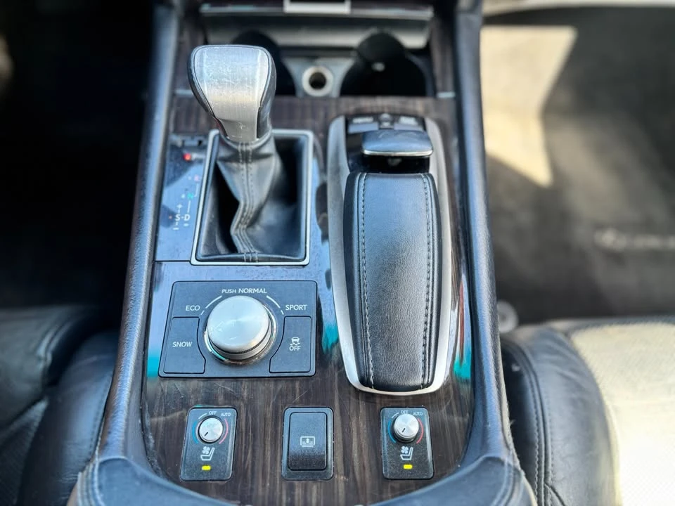 2013 Lexus LS 4th Gen - Image 17 of 20