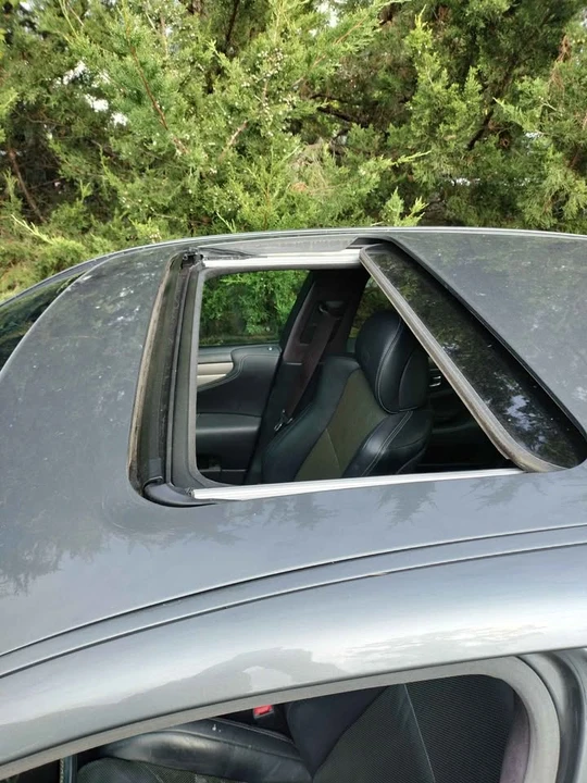 2013 Lexus LS 4th Gen - Image 14 of 16