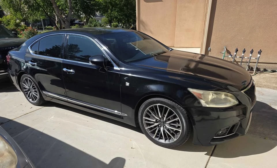 2013 Lexus LS 4th Gen - Image 5 of 20