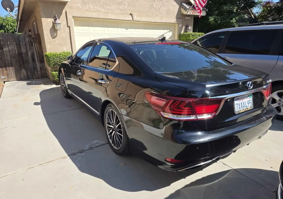 2013 Lexus LS 4th Gen - Image 8 of 20