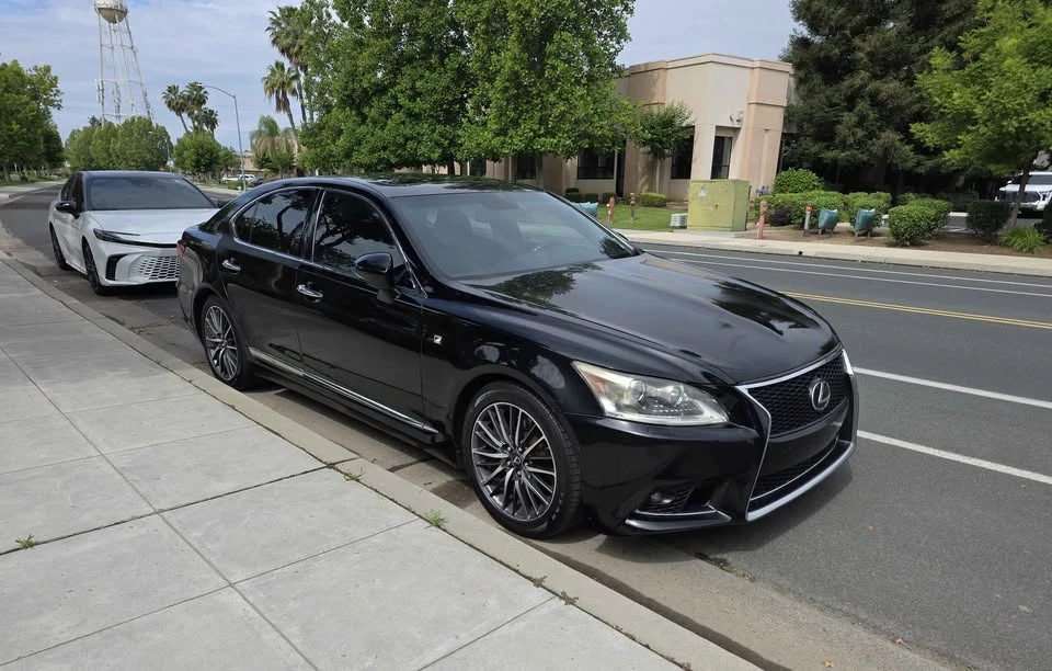 2013 Lexus LS 4th Gen - Image 19 of 20