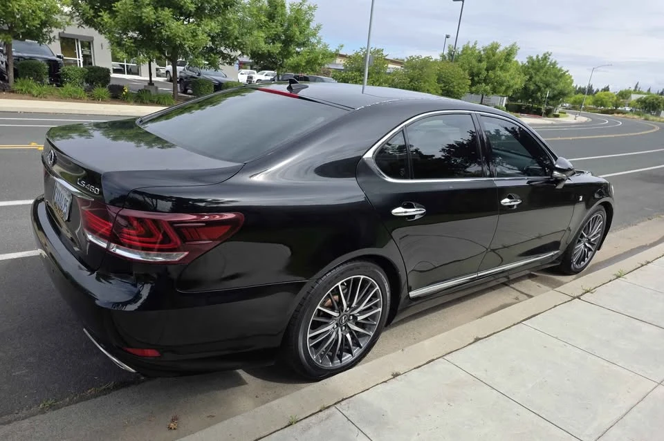 2013 Lexus LS 4th Gen - Image 16 of 20