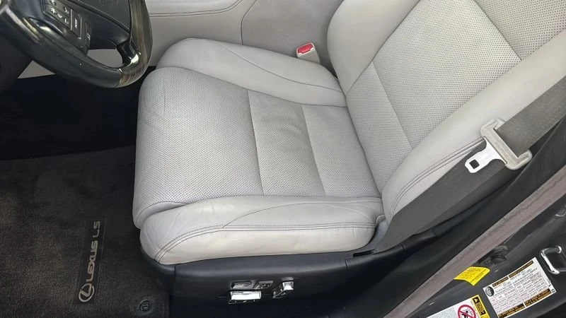 2013 Lexus LS 4th Gen - Image 12 of 20