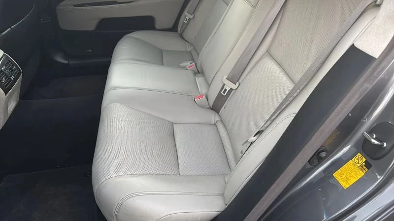 2013 Lexus LS 4th Gen - Image 15 of 20