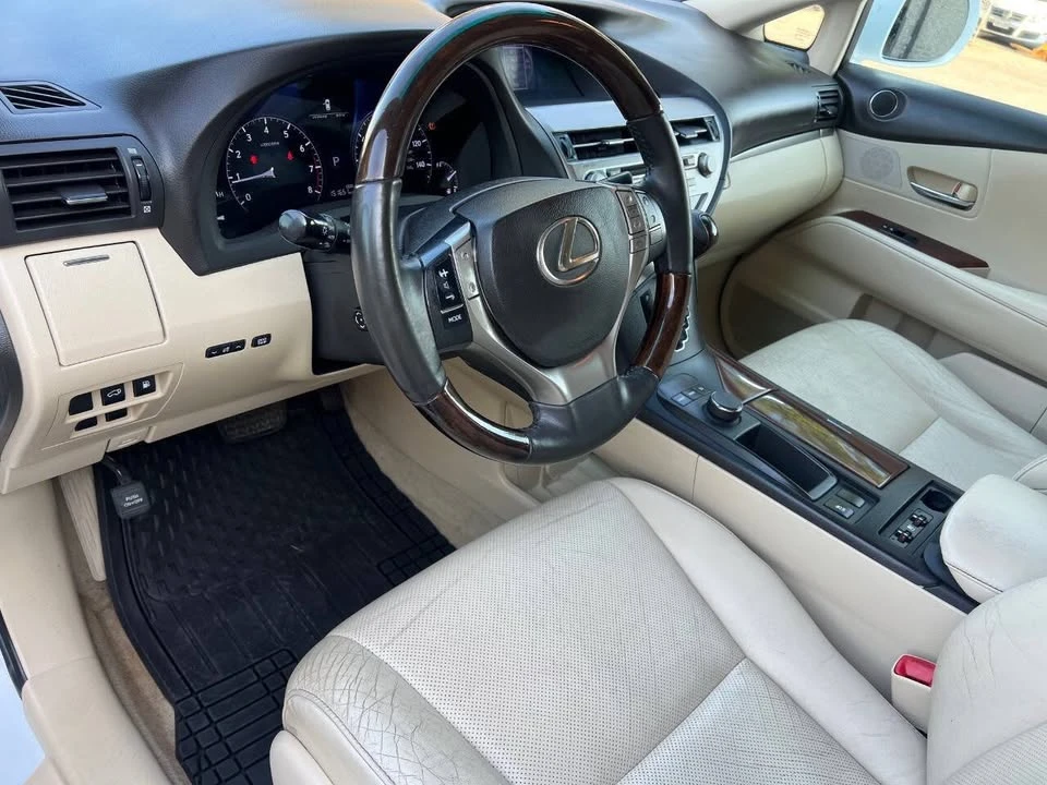 2013 Lexus RX 3rd Gen - Image 9 of 15