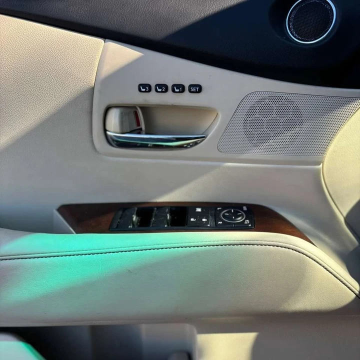 2013 Lexus RX 3rd Gen - Image 11 of 20