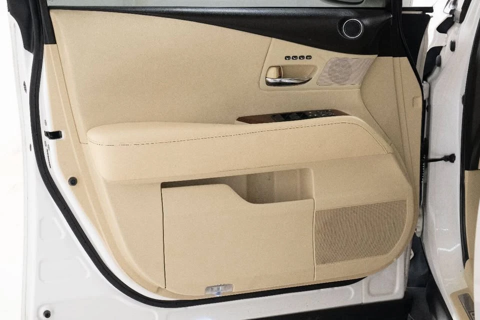 2013 Lexus RX 3rd Gen - Image 16 of 19