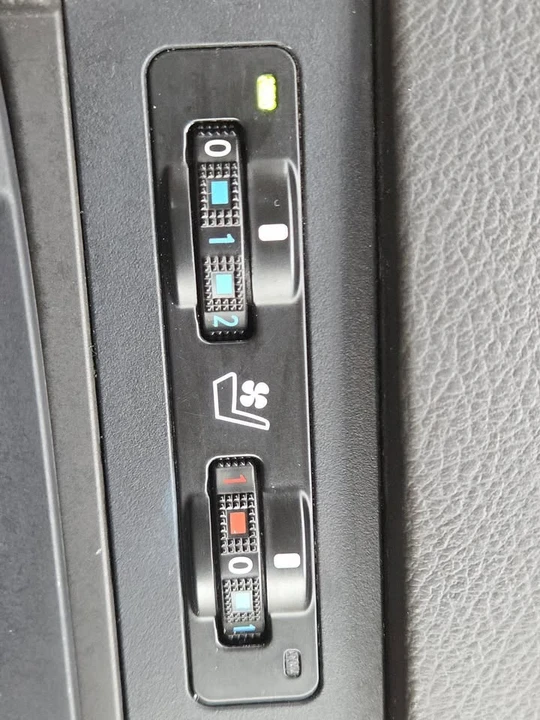 2013 Lexus RX 3rd Gen - Image 14 of 15