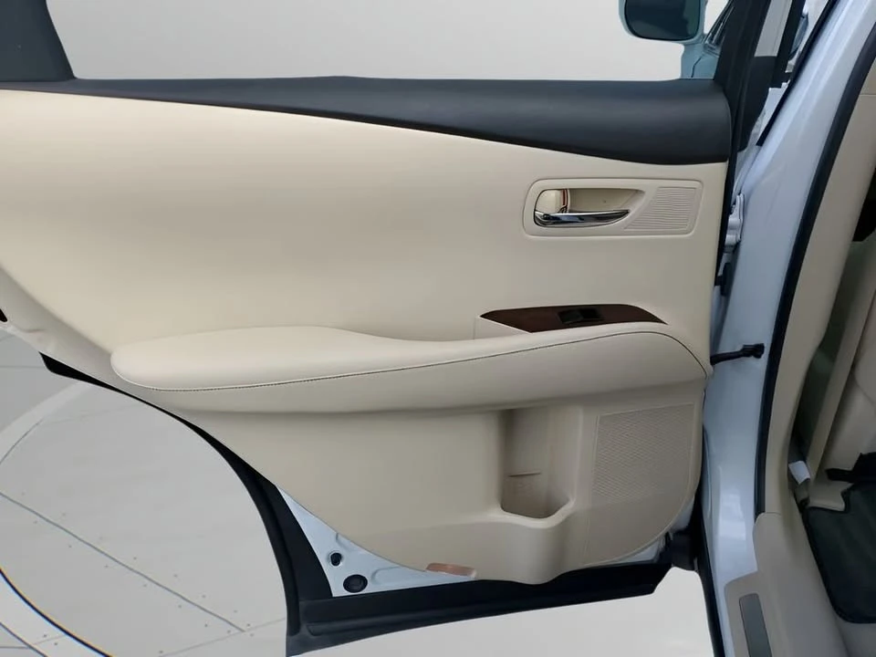 2013 Lexus RX 3rd Gen - Image 17 of 20