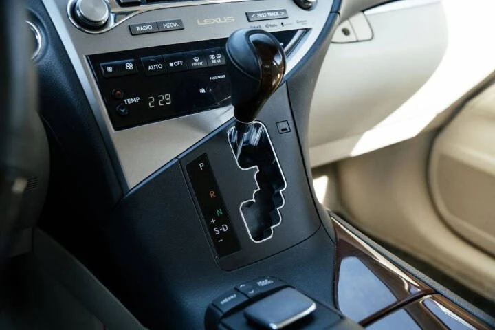 2013 Lexus RX 3rd Gen - Image 16 of 18