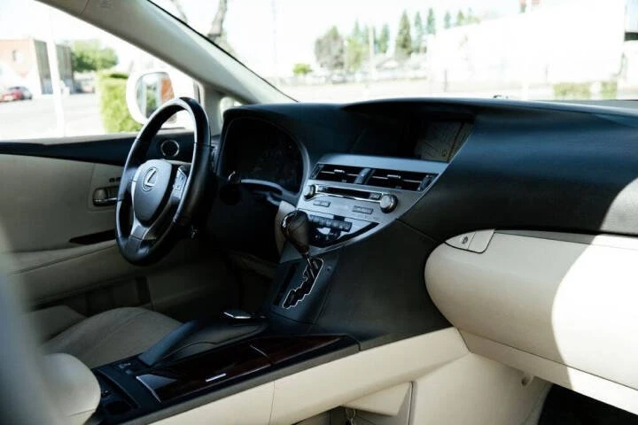 2013 Lexus RX 3rd Gen - Image 14 of 18