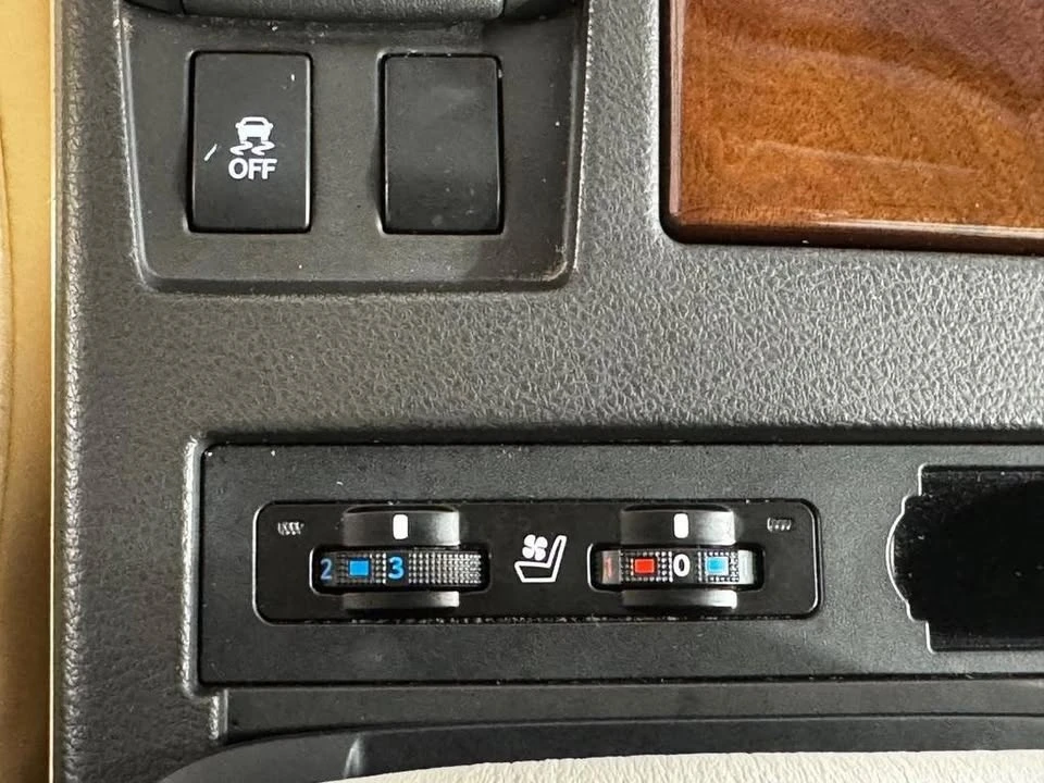 2013 Lexus RX 3rd Gen - Image 16 of 17