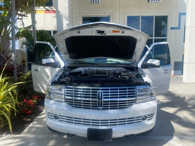 2013 Lincoln Navigator 3rd Gen - Image 18 of 21