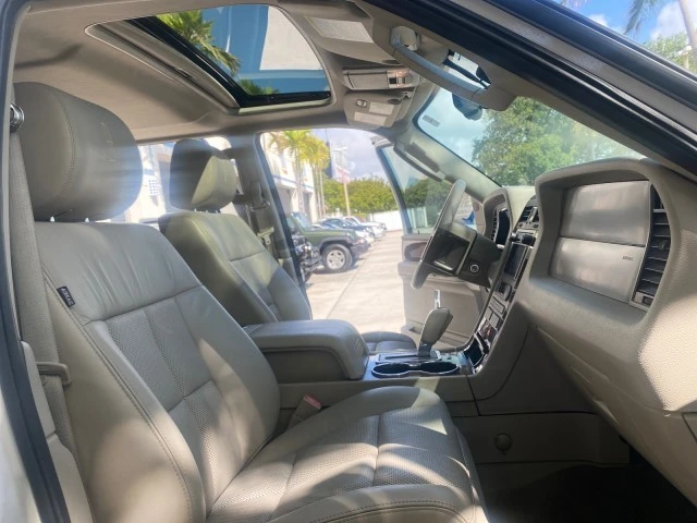 2013 Lincoln Navigator 3rd Gen - Image 13 of 21