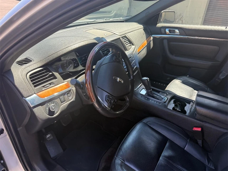 2013 Lincoln MKS - Image 14 of 27