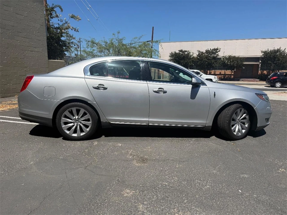 2013 Lincoln MKS - Image 10 of 27