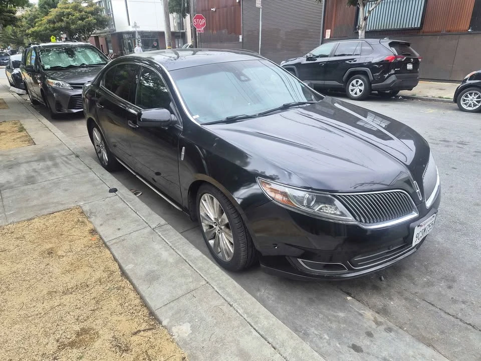 2013 Lincoln MKS - Image 2 of 7