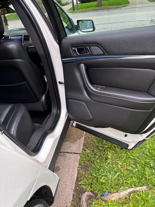 2013 Lincoln MKS - Image 7 of 14