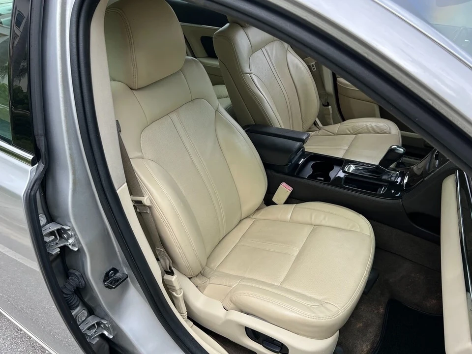 2013 Lincoln MKS - Image 18 of 21