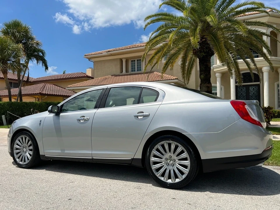 2013 Lincoln MKS - Image 8 of 21