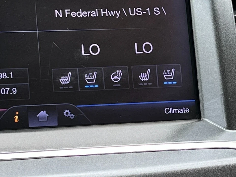 2013 Lincoln MKS - Image 12 of 21