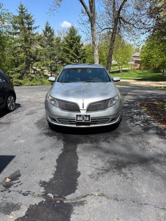 2013 Lincoln MKS - Image 2 of 9