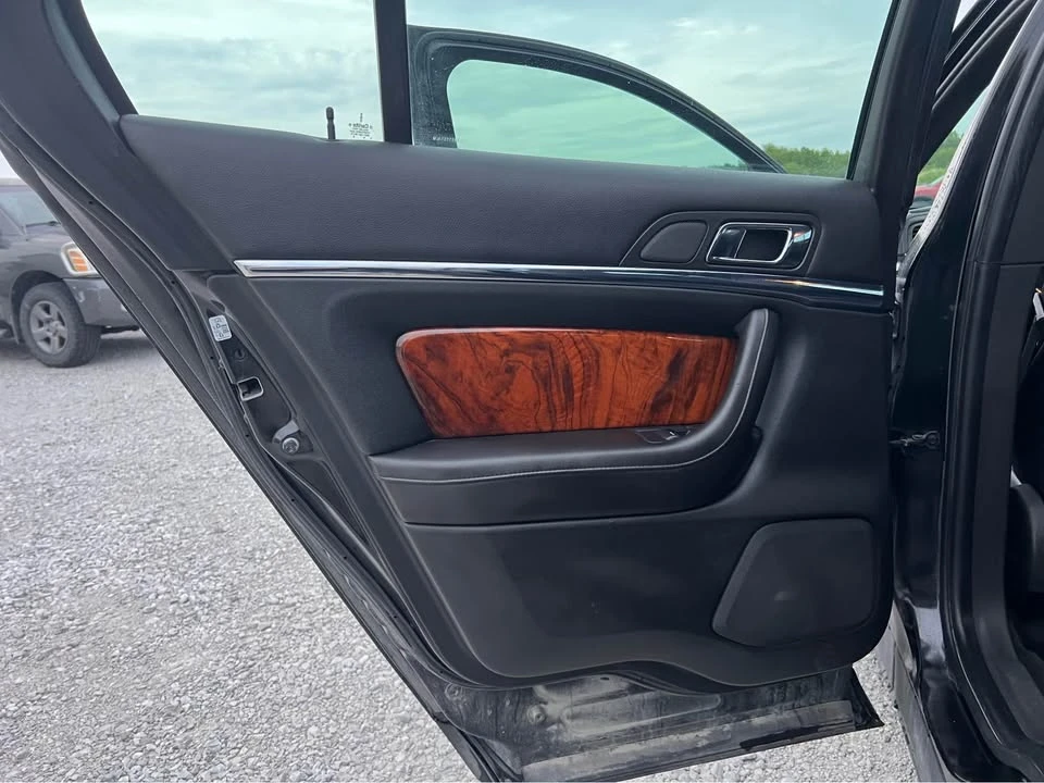 2013 Lincoln MKS - Image 10 of 20
