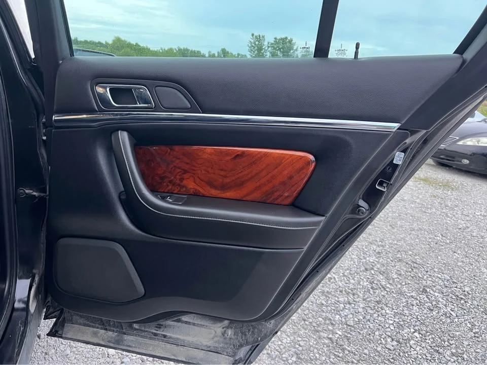 2013 Lincoln MKS - Image 15 of 20