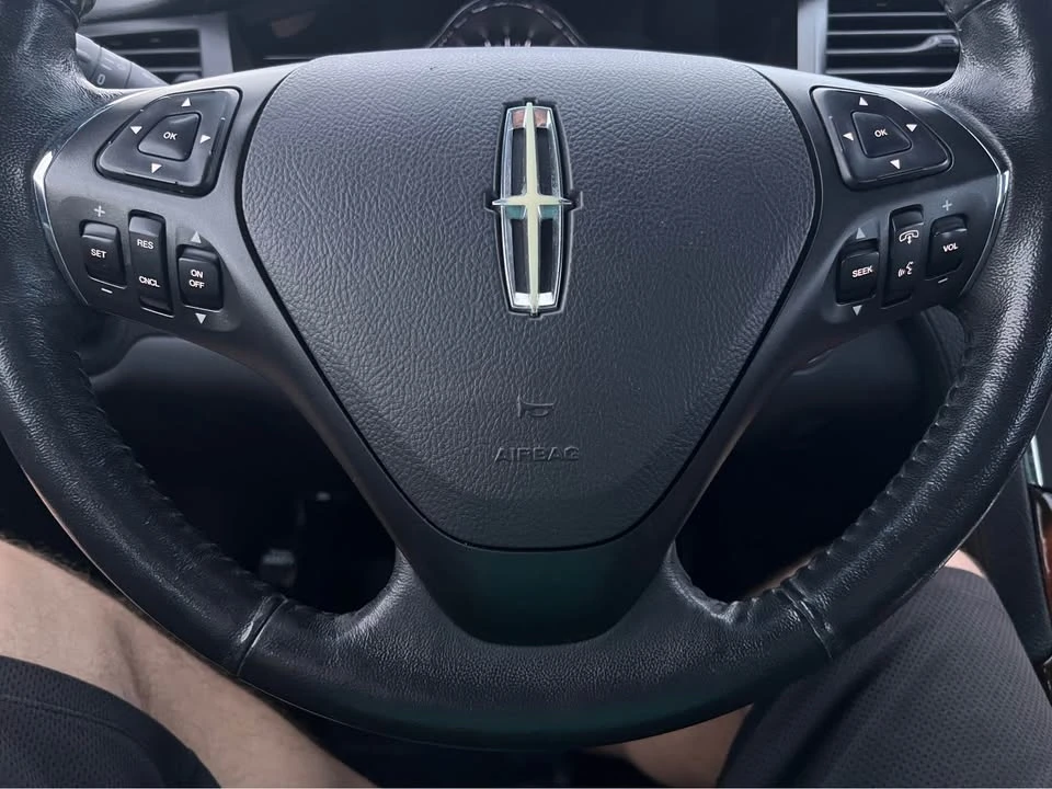 2013 Lincoln MKS - Image 19 of 20