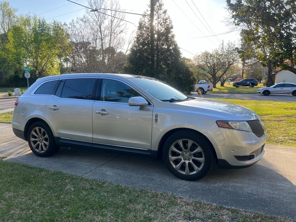 2013 Lincoln MKT - Image 3 of 12