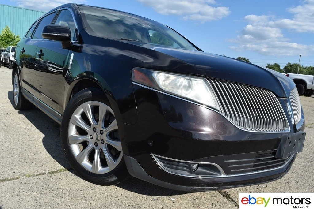 2013 Lincoln MKT - Image 2 of 24