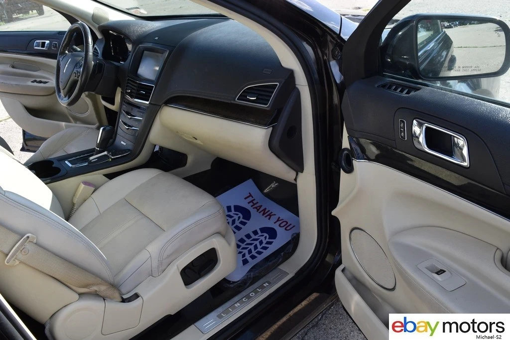 2013 Lincoln MKT - Image 17 of 24