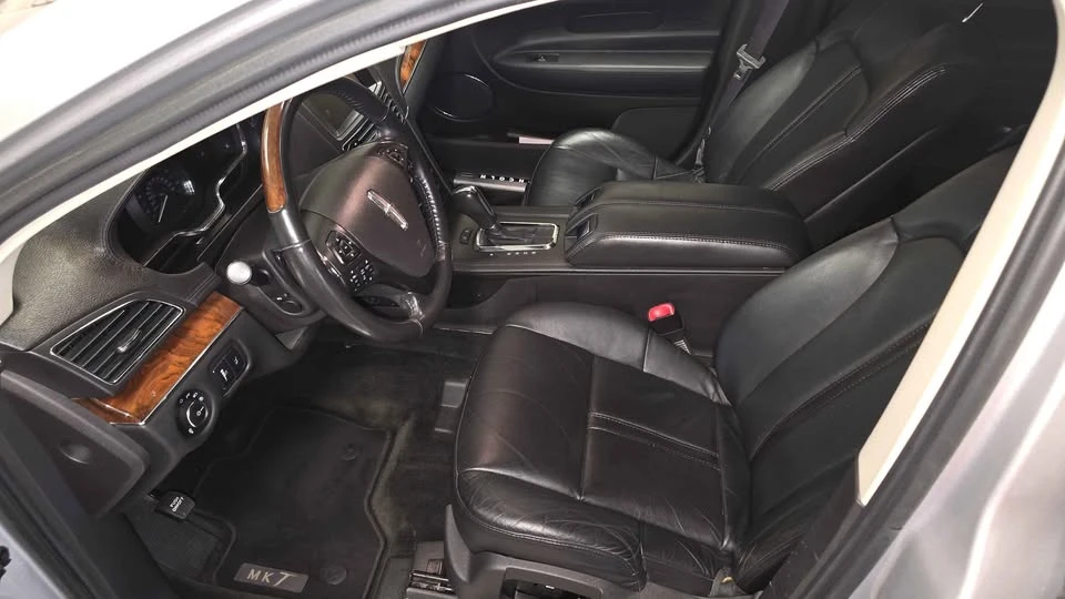 2013 Lincoln MKT - Image 12 of 20