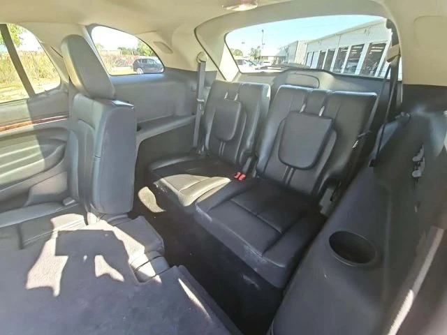 2013 Lincoln MKT - Image 5 of 5