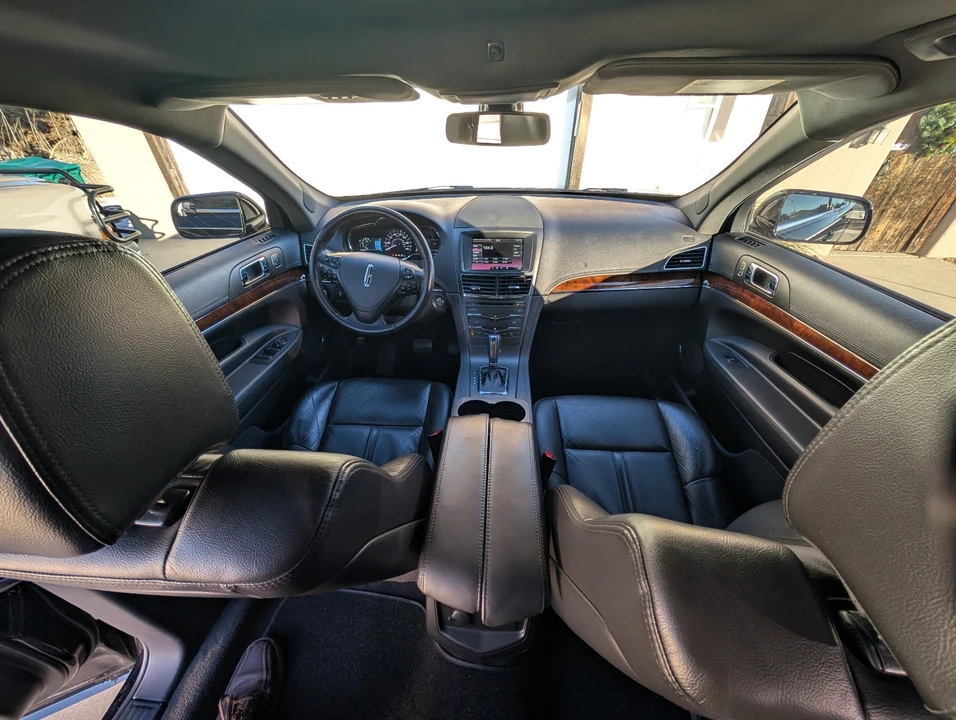 2013 Lincoln MKT - Image 17 of 21