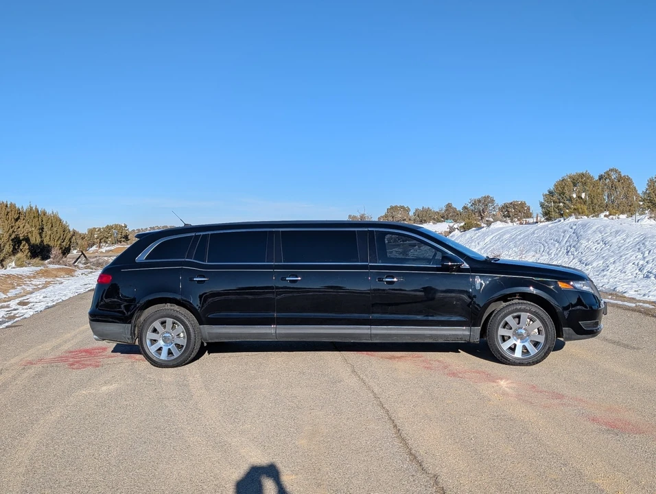 2013 Lincoln MKT - Image 9 of 21
