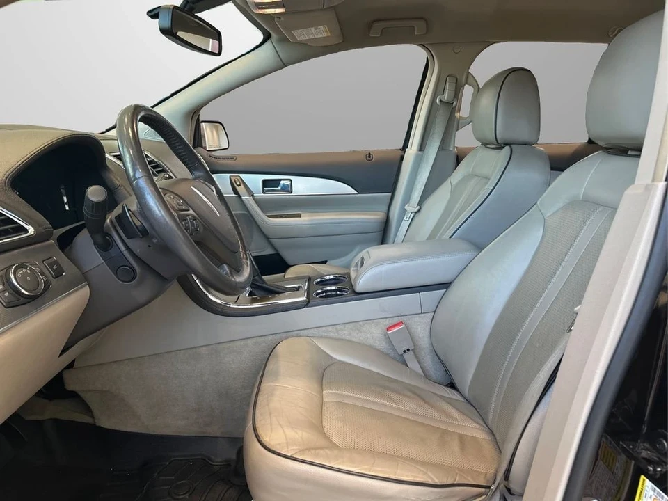 2013 Lincoln MKX - Image 9 of 12