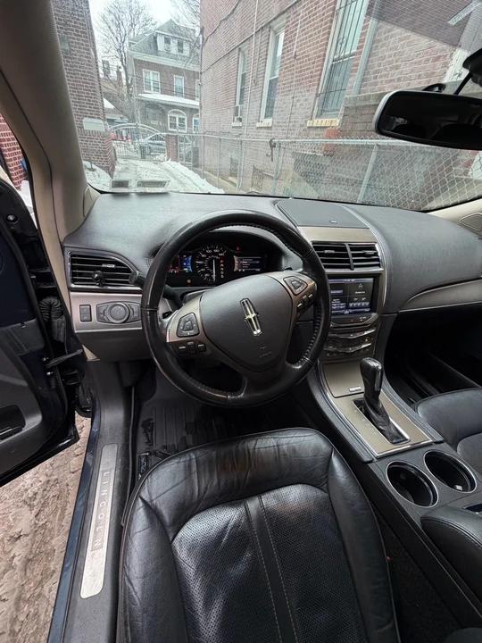 2013 Lincoln MKX - Image 9 of 16