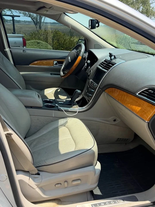 2013 Lincoln MKX - Image 9 of 16