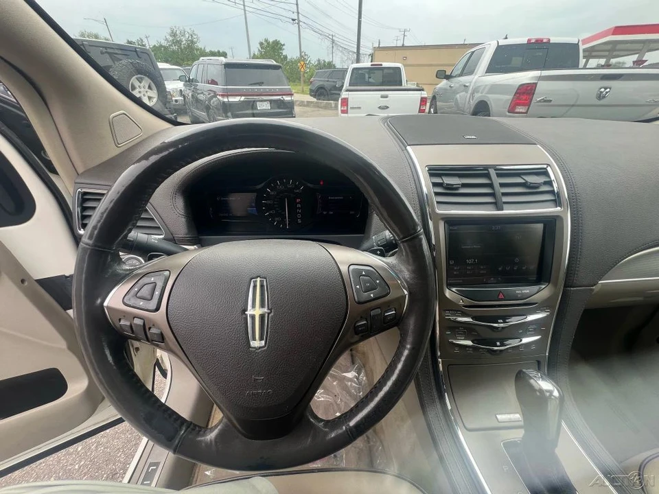 2013 Lincoln MKX - Image 17 of 21