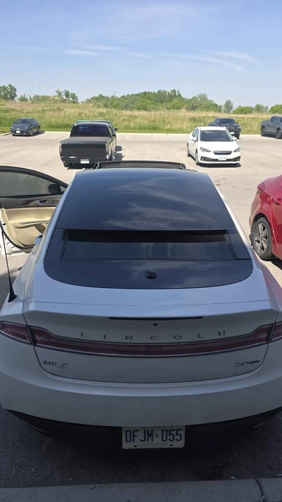 2013 Lincoln MKZ - Image 9 of 14