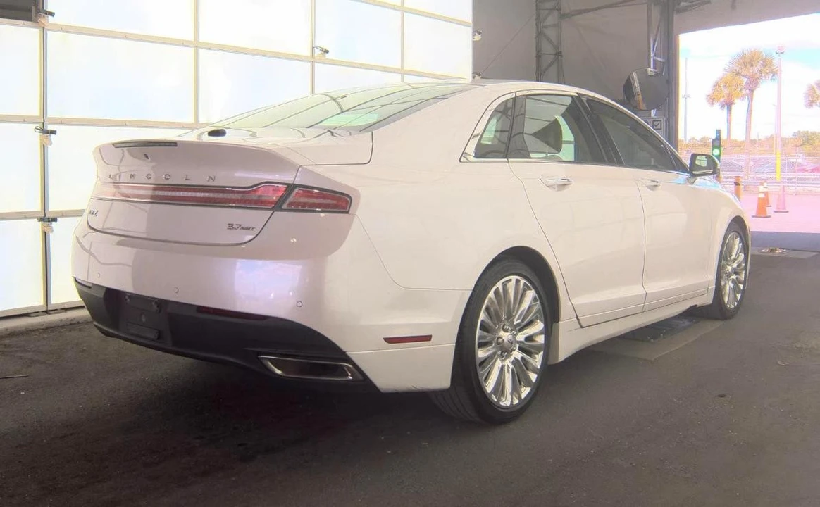 2013 Lincoln MKZ - Image 4 of 13